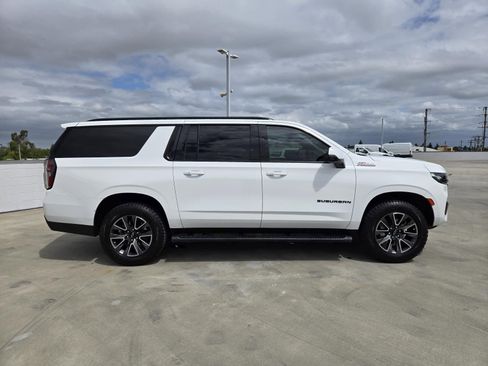 Used 2023 Chevrolet Suburban Z71 w/ Luxury Package AWD/4WD image 2