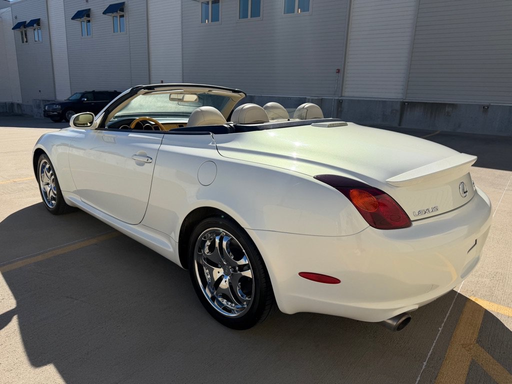 Used 2004 Lexus SC 430 Convertible w/ Preferred Accessory Pkg RWD image 6