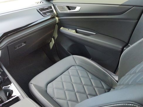 New 2025 Volkswagen Atlas Cross Sport SEL Premium R-Line image 25