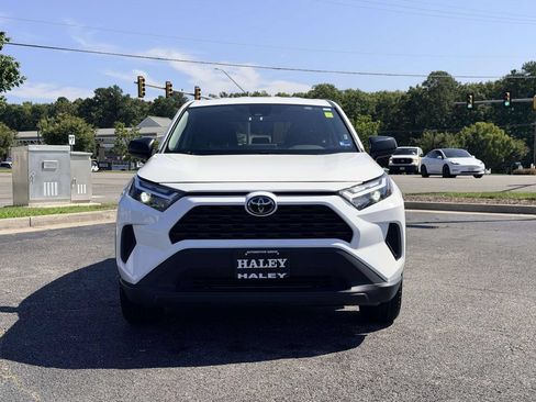 Used 2025 Toyota RAV4 LE FWD image 6