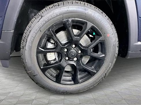 New 2026 Jeep Compass Latitude image 13