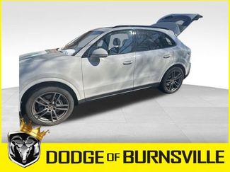 Used 2023 Porsche Cayenne video 1