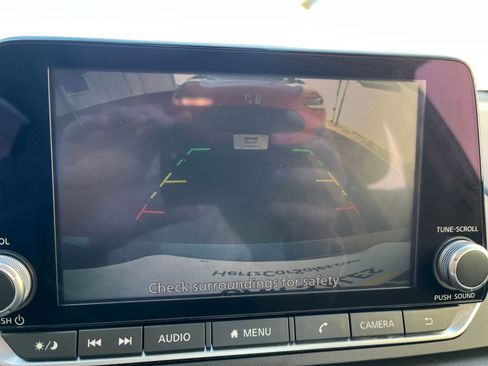 Used 2025 Nissan Altima 2.5 SV image 17