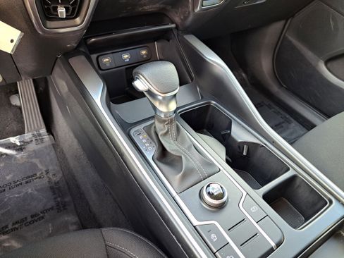 Used 2023 Kia Sorento LX image 15