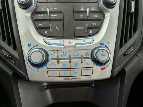 Used 2014 Chevrolet Equinox LT image 18