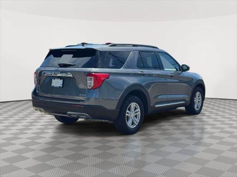 Used 2023 Ford Explorer XLT w/ Equipment Group 202A AWD/4WD image 7
