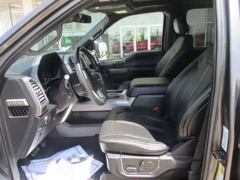 Used 2015 Ford F150 Platinum w/ Equipment Group 701A Luxury image 4