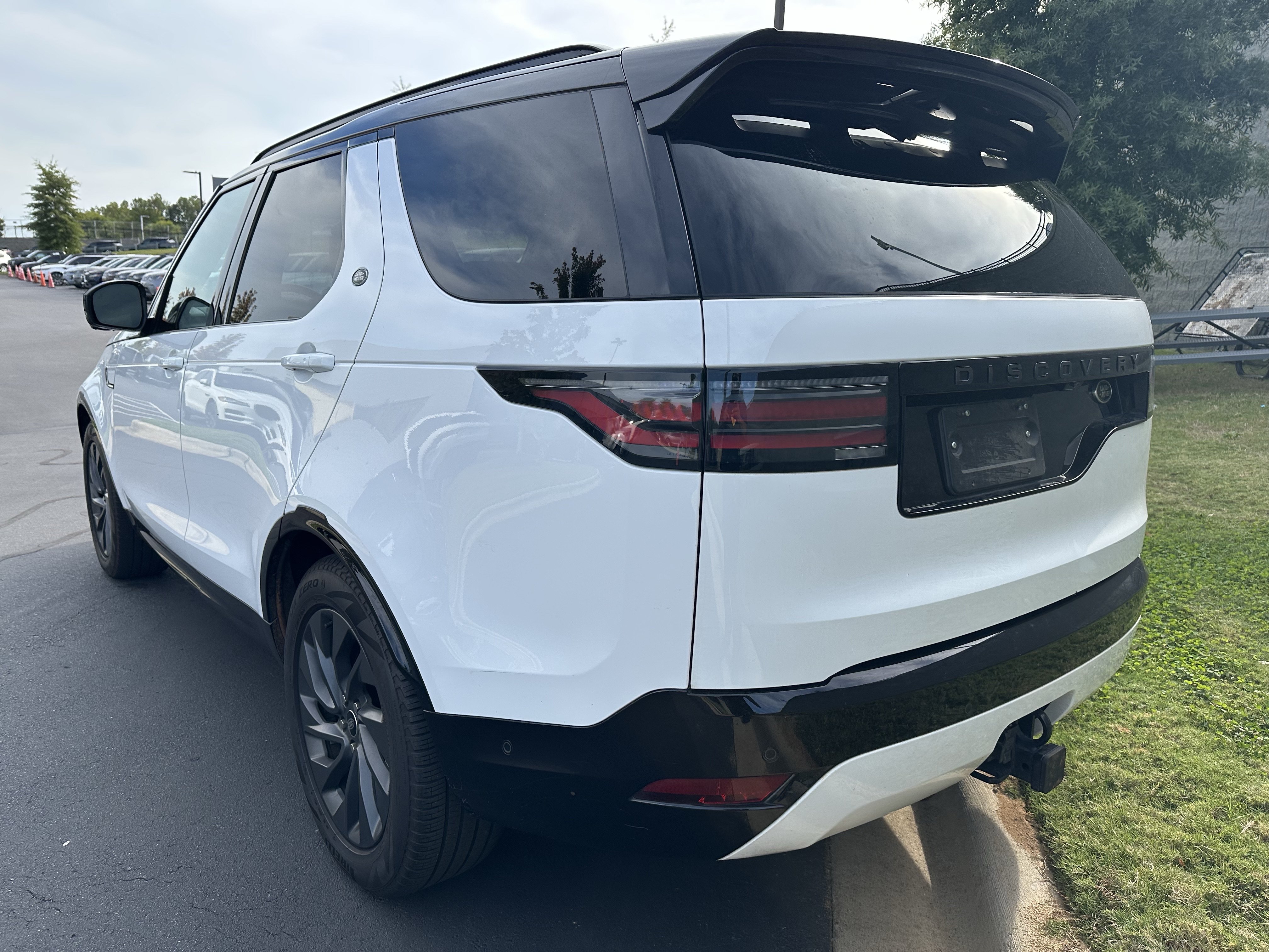 Certified 2023 Land Rover Discovery S R-Dynamic AWD/4WD image 26