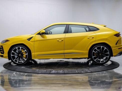 Used 2021 Lamborghini Urus AWD/4WD image 7