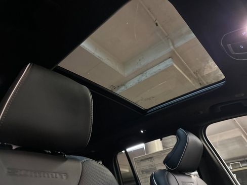 New 2026 Jeep Grand Cherokee Summit image 16