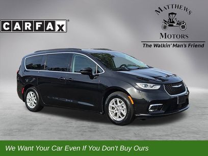 Used 2022 Chrysler Pacifica Touring-L