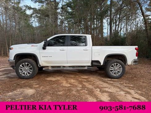 Used 2022 Chevrolet Silverado 2500 LT w/ Convenience Package image 10