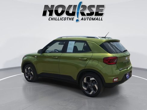 Used 2024 Hyundai Venue SEL FWD image 6