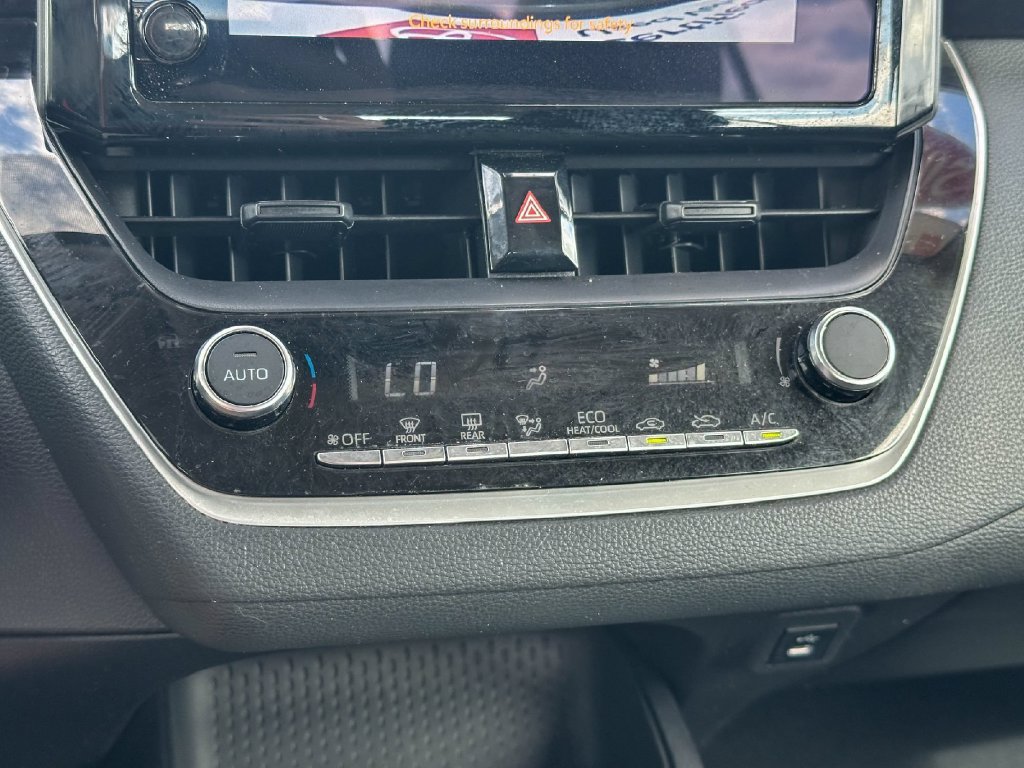 Certified 2025 Toyota Corolla LE FWD image 31