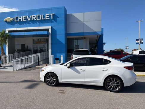 Used 2018 MAZDA MAZDA3 Touring image 9