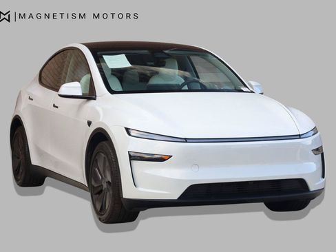 Used 2026 Tesla Model Y 2WD image 5