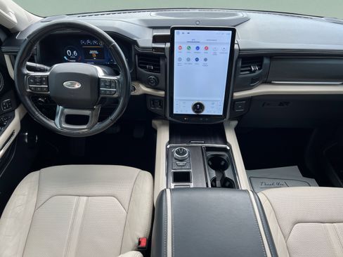 Used 2022 Ford Expedition Platinum RWD image 10