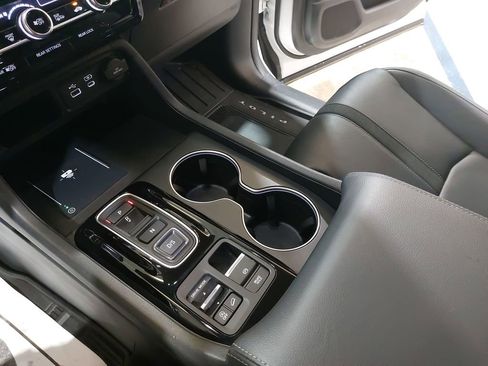 Used 2023 Honda Pilot Touring image 26