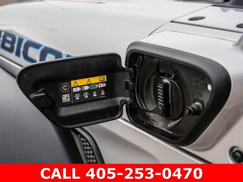 Used 2023 Jeep Wrangler Unlimited Rubicon 4xe w/ Cold Weather Group AWD/4WD image 12