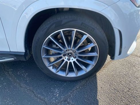 Used 2022 Mercedes-Benz GLE 350 w/ AMG Line Exterior image 2