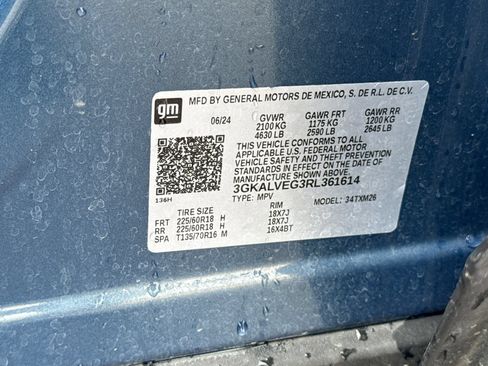 Used 2024 GMC Terrain SLT AWD/4WD image 30