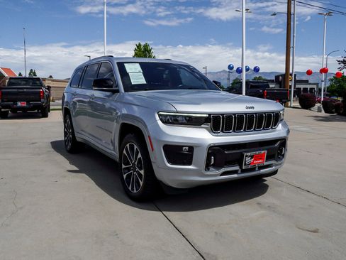 Used 2021 Jeep Grand Cherokee L Overland w/ Luxury Tech Group IV AWD/4WD image 2
