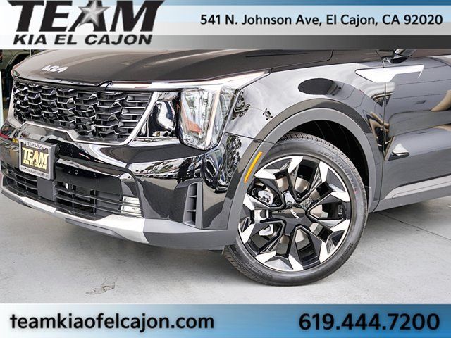 Certified 2026 Kia Sorento EX w/ EX Premium Package FWD image 3