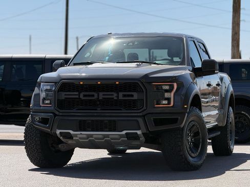 Used 2018 Ford F150 Raptor w/ Equipment Group 802A Luxury AWD/4WD image 4