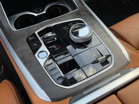 Certified 2023 BMW X7 xDrive40i w/ Executive Package image 30