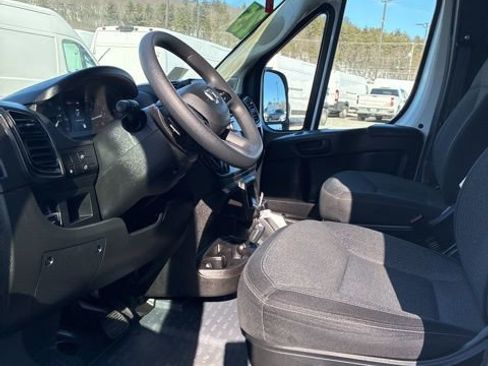 Used 2025 RAM ProMaster 2500 w/ Convenience Group image 14