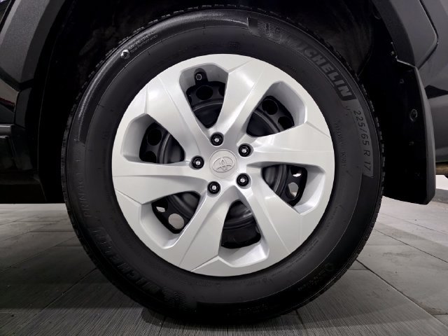 Used 2023 Toyota RAV4 LE AWD/4WD image 23