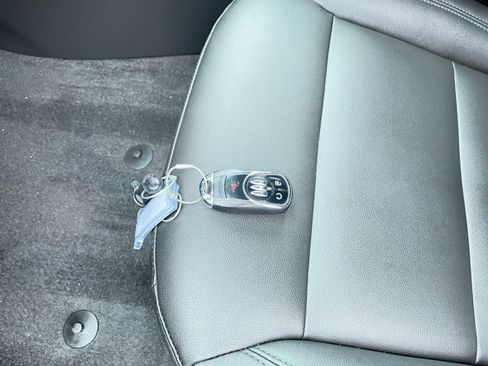 Used 2025 Buick Envista Sport Touring image 22