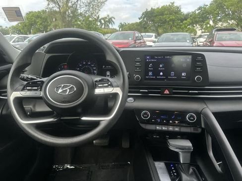 Used 2023 Hyundai Elantra SEL w/ Cargo Package FWD image 17