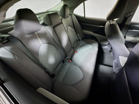 Used 2022 Toyota Camry LE AWD/4WD image 23