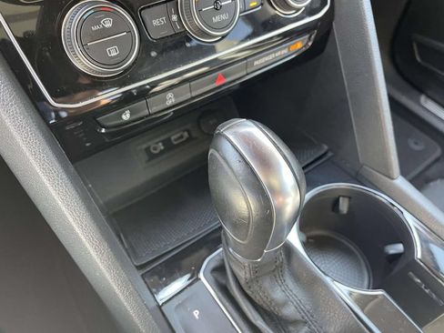 Used 2018 Volkswagen Atlas SEL Premium AWD/4WD image 30