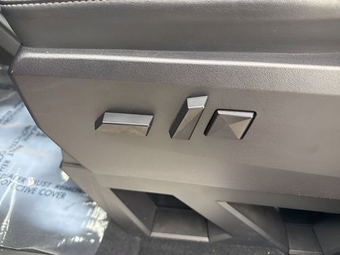Used 2024 Tesla Cybertruck AWD Crew Cab image 10
