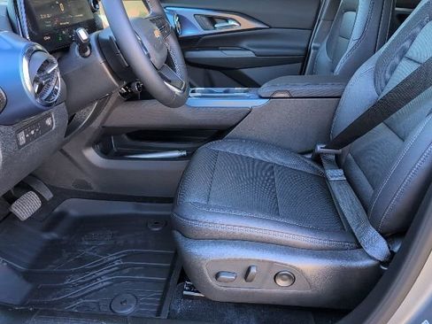 New 2026 Chevrolet Equinox EV LT image 12