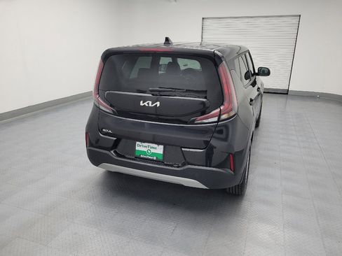 Used 2023 Kia Soul LX w/ LX Technology Package FWD image 7