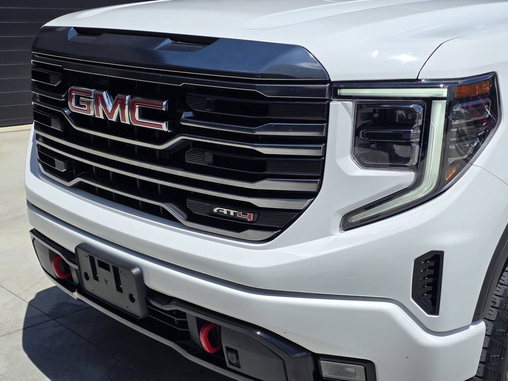 Used 2022 GMC Sierra 1500 AT4 w/ AT4 Preferred Package AWD/4WD image 8