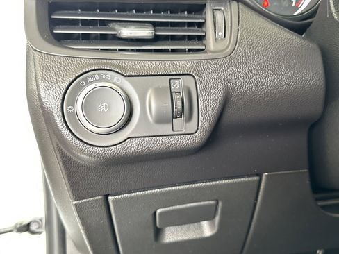 Used 2020 Buick Envision Essence image 18