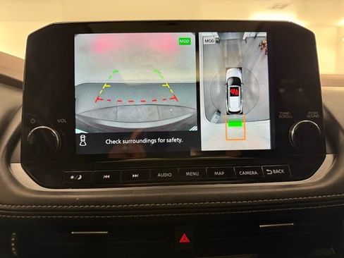 Used 2023 Nissan Rogue Platinum w/ Platinum Premium Package image 22