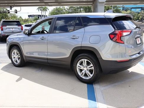 Used 2023 GMC Terrain SLE FWD image 5