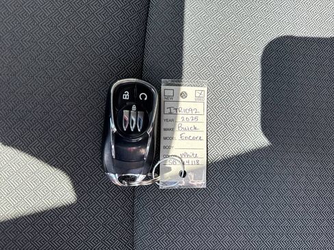 Used 2025 Buick Encore GX Preferred FWD image 29