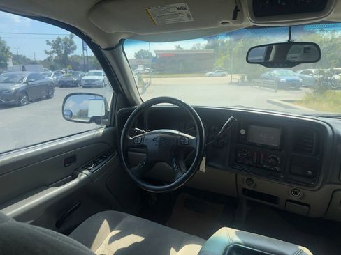 Used 2006 Chevrolet Tahoe LS w/ Smart Select Package image 12