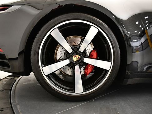 Used 2021 Porsche 911 Carrera image 18