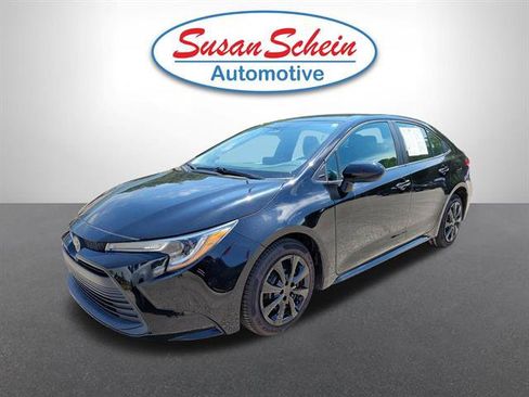Used 2024 Toyota Corolla LE FWD image 1