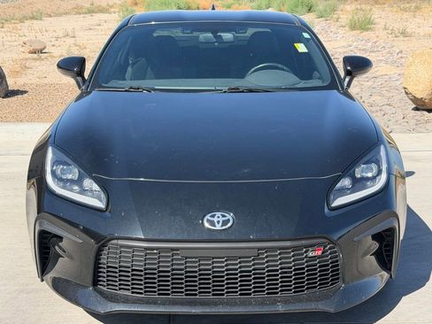 Used 2023 Toyota GR86 RWD image 3