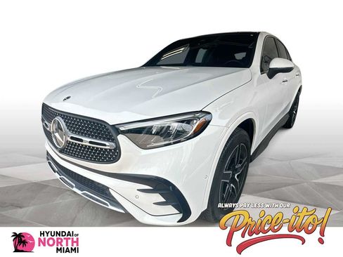 Used 2025 Mercedes-Benz GLC 300 4MATIC w/ AMG Line image 1