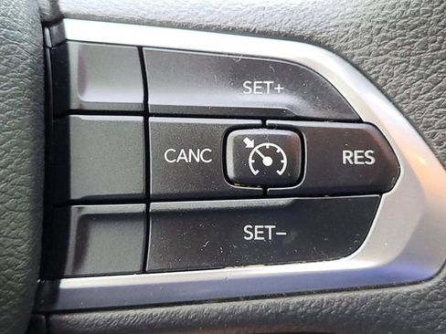 Used 2025 Jeep Compass Sport w/ Mopar Graphics Package image 11