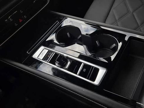 Used 2024 Volkswagen Atlas Cross Sport SE image 17